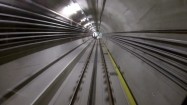 Metro przejeżdżające przez podziemia