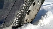 Jazda samochodem po śniegu