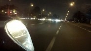 Światło jadącego auta