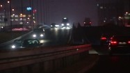 Miasto nocą - wjazd na wiadukt
