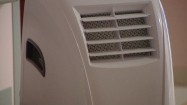 Klimatyzator na szpitalnym korytarzu
