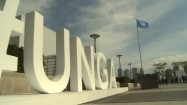 UNGA - litery przed siedzibą ONZ