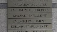 Napisy "Parlament Europejski" w różnych językach