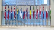 Flagi narodowe w siedzibie Europejskiej Agencji Leków w Londynie