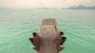 Smocza łodź w zatoce Ha Long