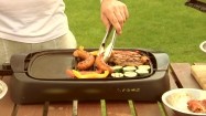 Mięso i warzywa na grillu elektrycznym