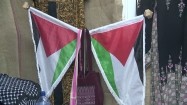 Flagi Palestyny na stoisku z rękodziełem