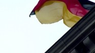 Powiewająca na wietrze flaga Niemiec