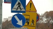 Znaki drogowe ułożone w pionie