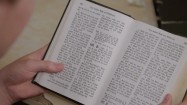 Czytanie mennonickiej księgi