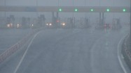 Śnieżyca na autostradzie