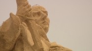 Posąg świętego na kolumnadzie w Watykanie