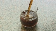 Cola w szklance