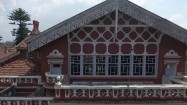 Fasada pałacu Fernhills w Indiach