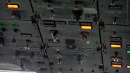Przyciski w kokpicie samolotu