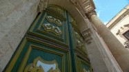 Drzwi do kościoła Michała Archanioła w Scicli na Sycylii
