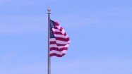 Flaga USA powiewająca na maszcie