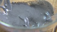 Maseczka z węgla nakładana na twarz