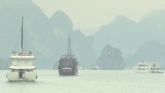 Statki na zatoce Ha Long