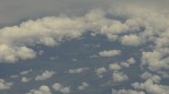 Białe chmury - widok z samolotu