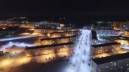 Osiedle mieszkaniowe w Norwegii nocą