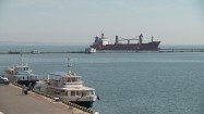 Kontenerowiec wpływający do portu w Odessie