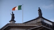 Powiewająca flaga Irlandii