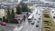 Autobus stojący na przystanku