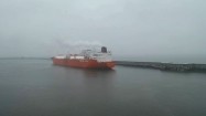 Statek Knutsen OAS wpływający do portu