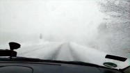 Zamieć śnieżna na drodze