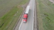 Jadąca ciężarówka
